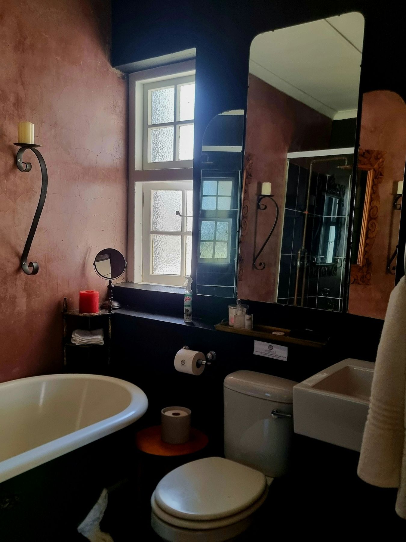 Cottage 1 bathroom